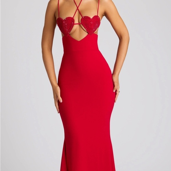 OH POLLY SERENA Embellished Heart Cup Detail Evening Gown Fire Red (US 6 UK 10) - Picture 4 of 13